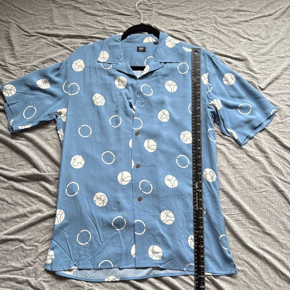 Sz XS Uniqlo Blue & White Geometric Mickey Mouse Disney Button Collar Mens Shirt